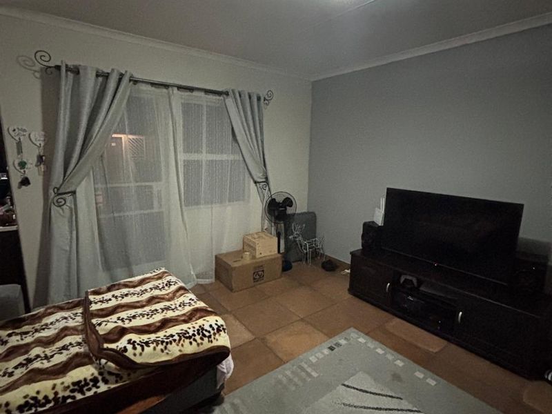 Neat 2 Bedroom 2 Bathroom for Rent - Photo 10