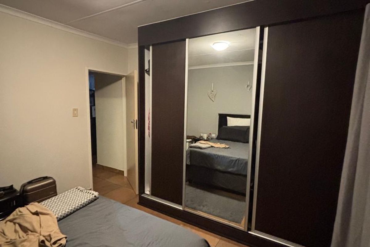 Neat 2 Bedroom 2 Bathroom for Rent - Photo 5