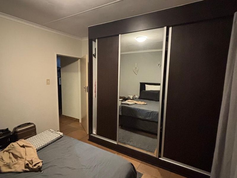 Neat 2 Bedroom 2 Bathroom for Rent - Photo 5