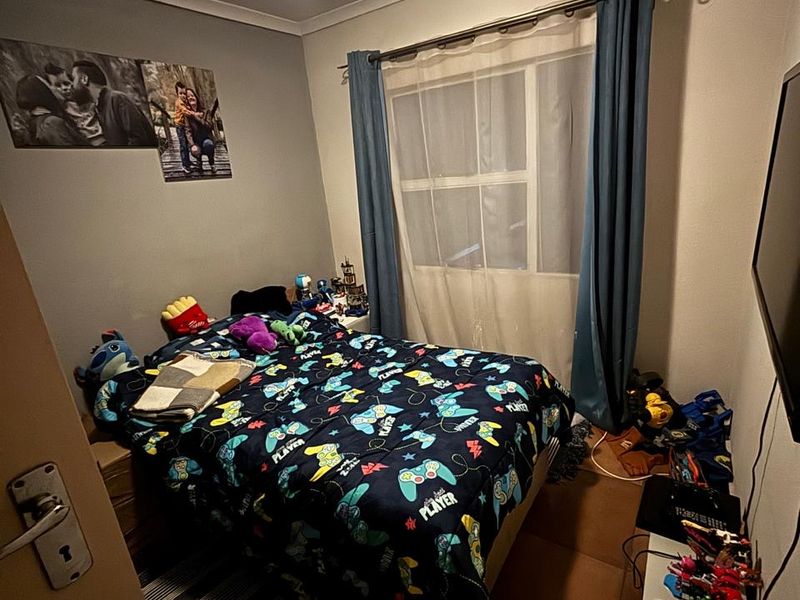 Neat 2 Bedroom 2 Bathroom for Rent - Photo 2