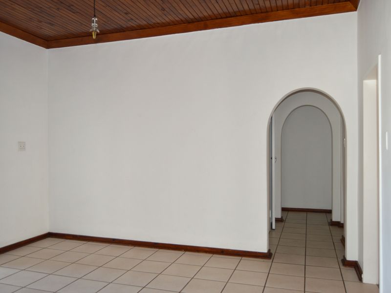 Diplomatic/Executive Property/Family in the vicinity of the Union Building - Photo 8