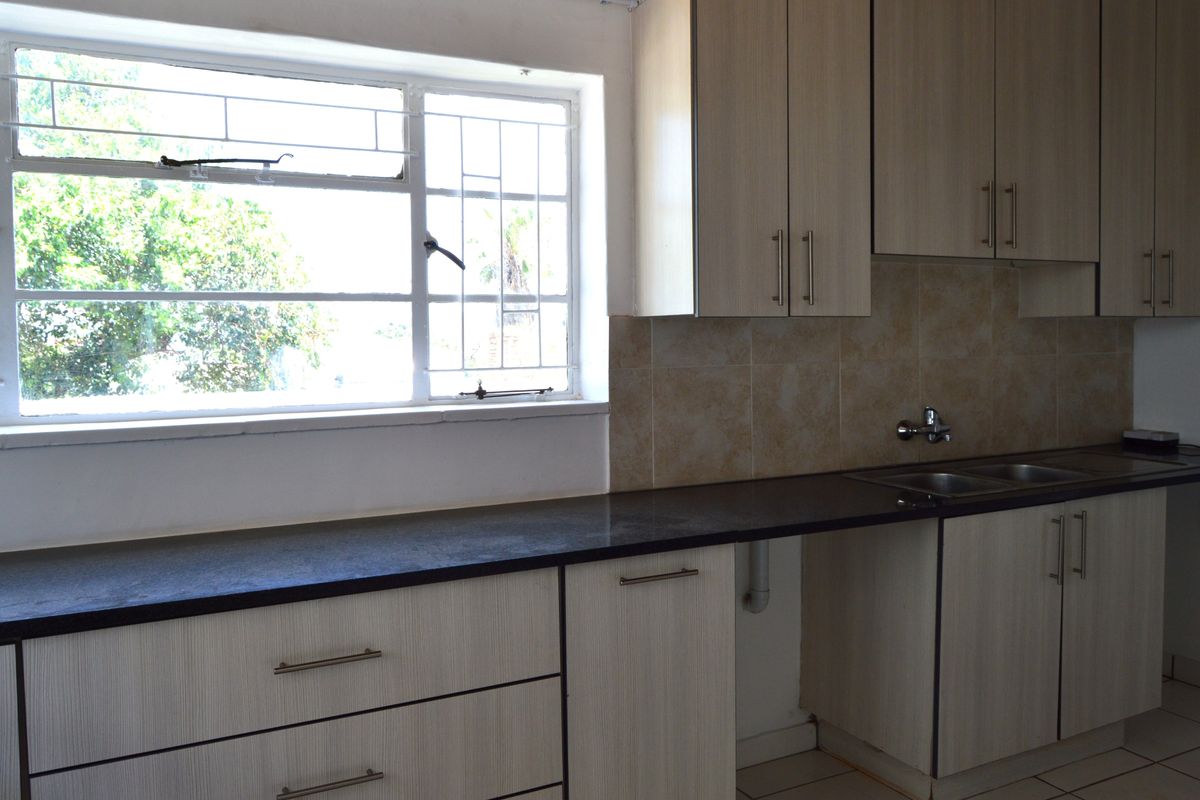 Diplomatic/Executive Property/Family in the vicinity of the Union Building - Photo 4