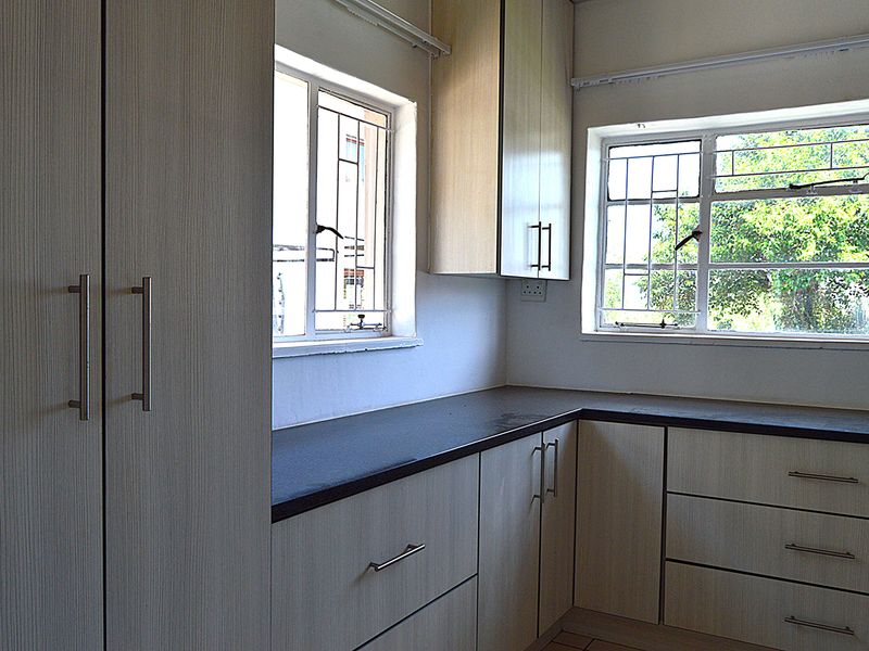 Diplomatic/Executive Property/Family in the vicinity of the Union Building - Photo 5