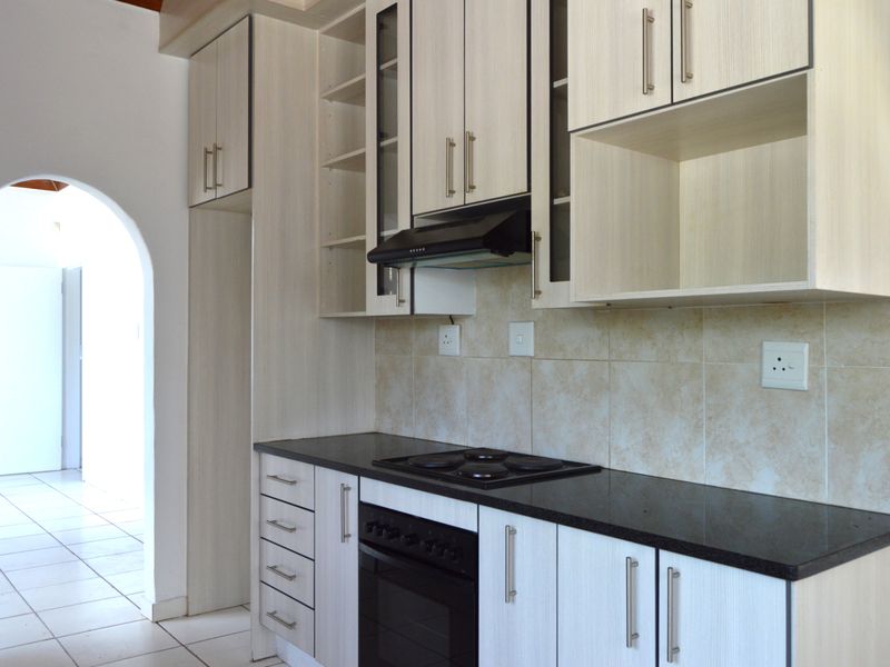 Diplomatic/Executive Property/Family in the vicinity of the Union Building - Photo 9