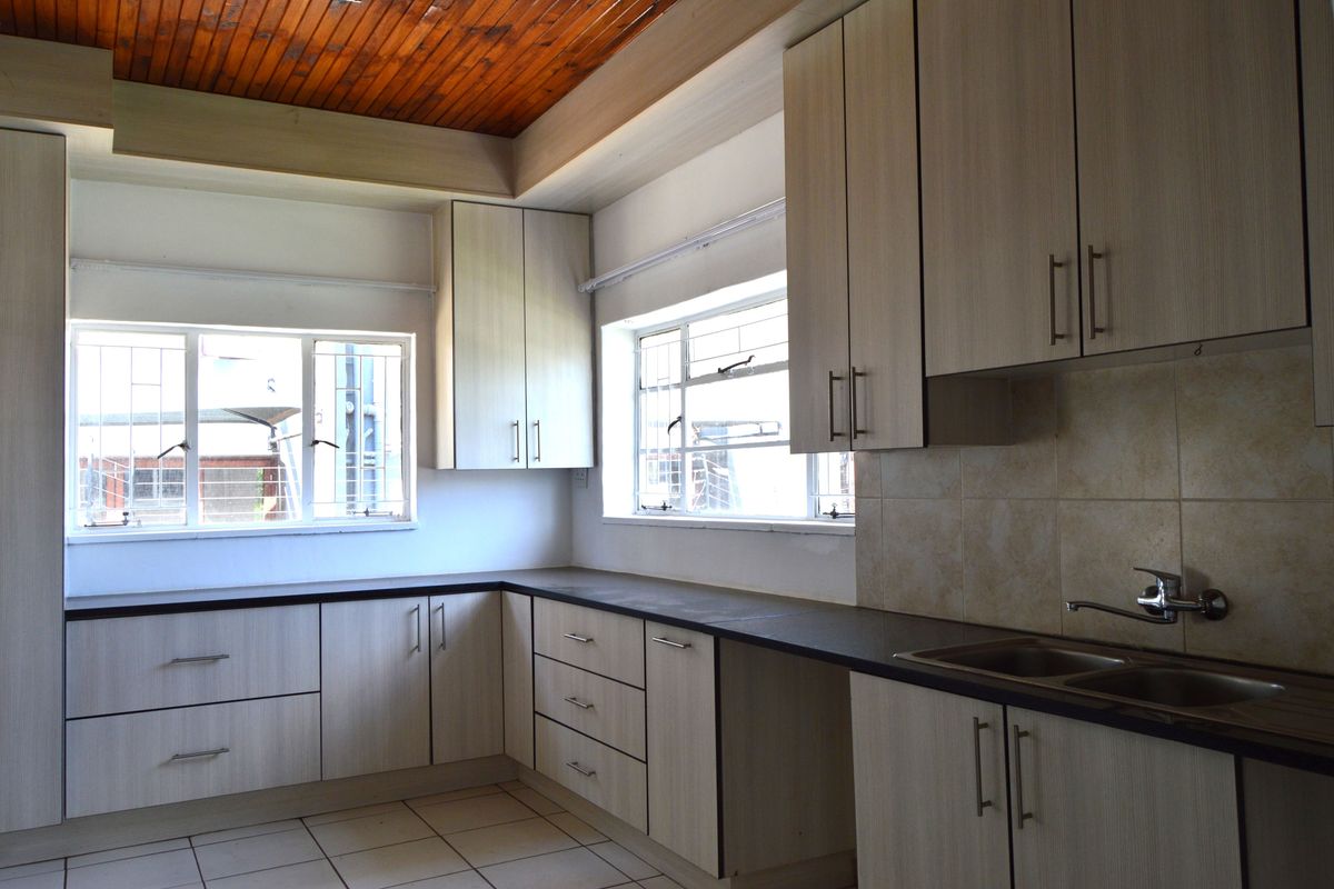 Diplomatic/Executive Property/Family in the vicinity of the Union Building - Photo 2
