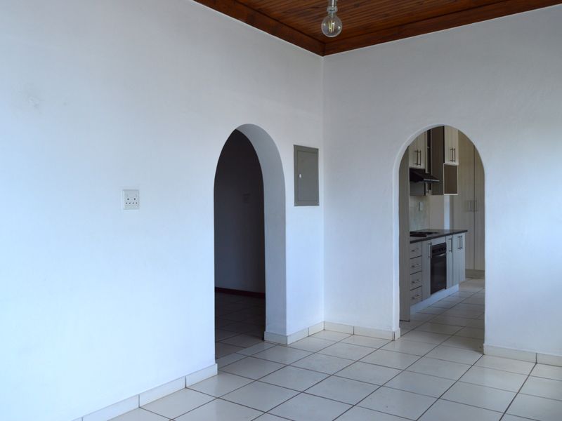 Diplomatic/Executive Property/Family in the vicinity of the Union Building - Photo 9