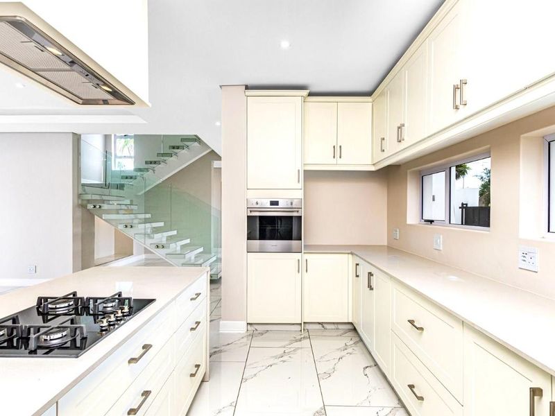 Immaculate 4 Bed En-suite Secure Home for rent in River Club - Photo 4