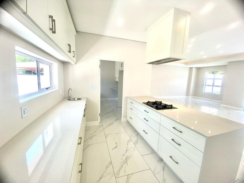 Immaculate 4 Bed En-suite Secure Home for rent in River Club - Photo 6