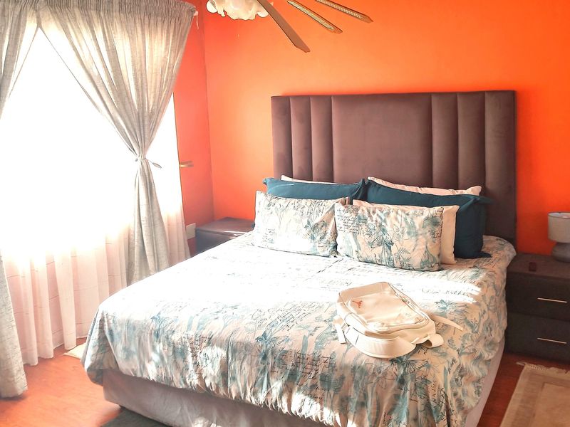 SPACIOUS FAMILY HOME - Photo 9