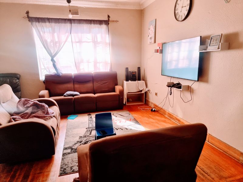 Stunning 3bedroom freestanding home in Kensington, Johannesburg perfect for family living! - Photo 7