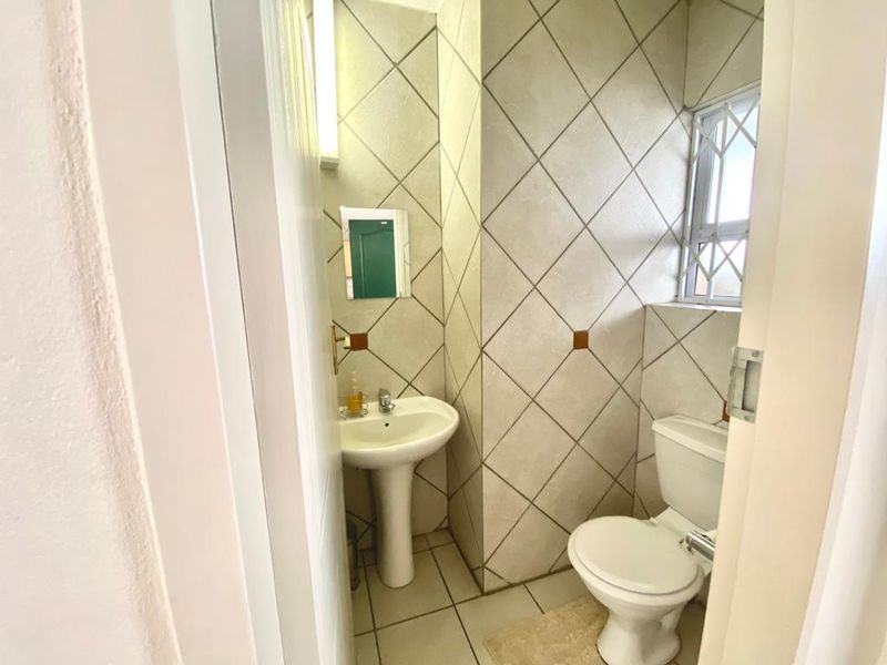 2 Bed Apartment in Morningside - Photo 10