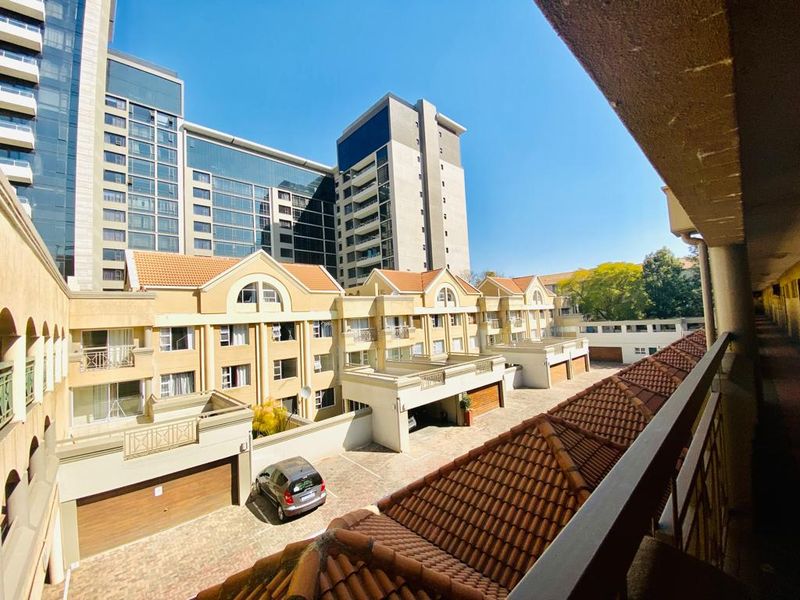 2 Bed Apartment in Morningside - Photo 2