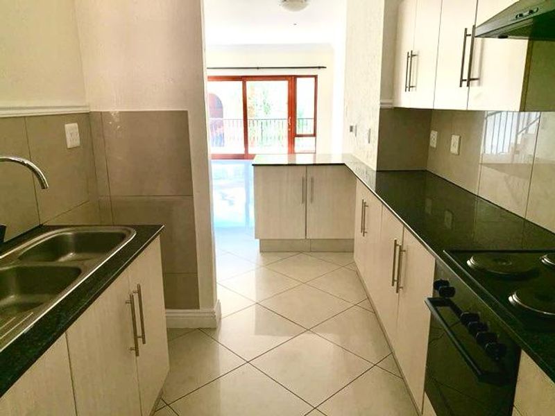 Apartment Rental Monthly In Sandton - Photo 5