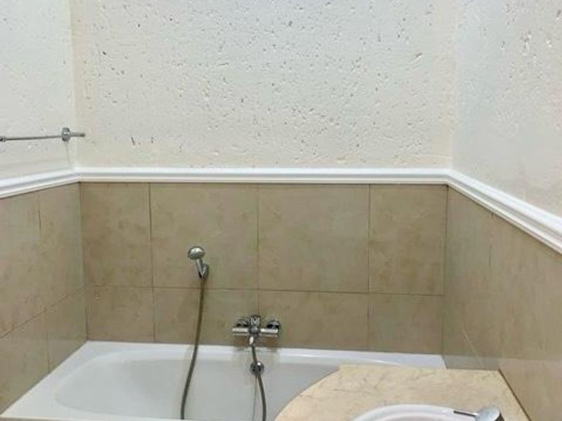 Apartment Rental Monthly In Sandton - Photo 10
