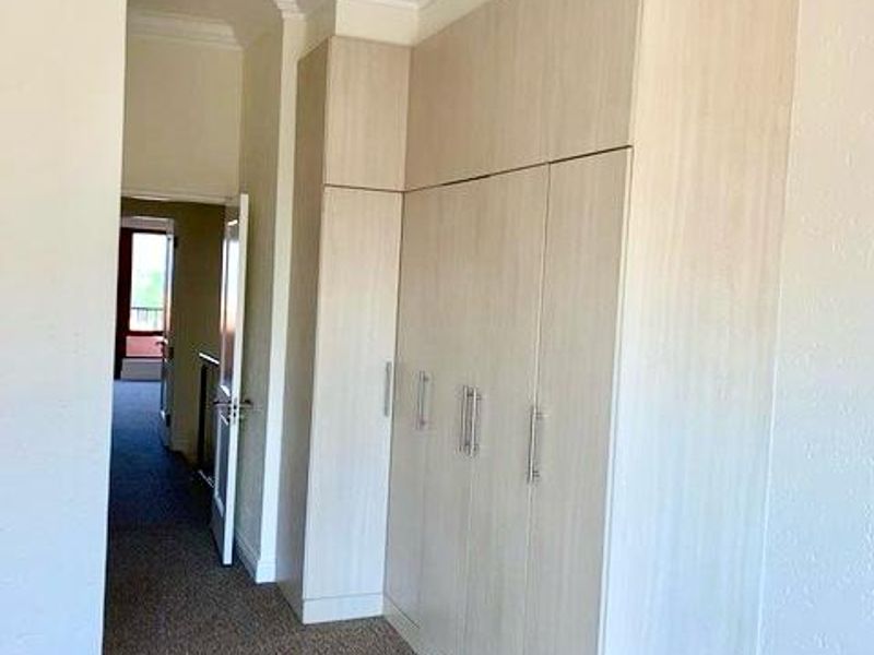 Apartment Rental Monthly In Sandton - Photo 8