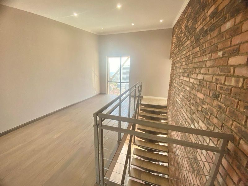 3 Bed Penthouse in Morningside to Let - Photo 9