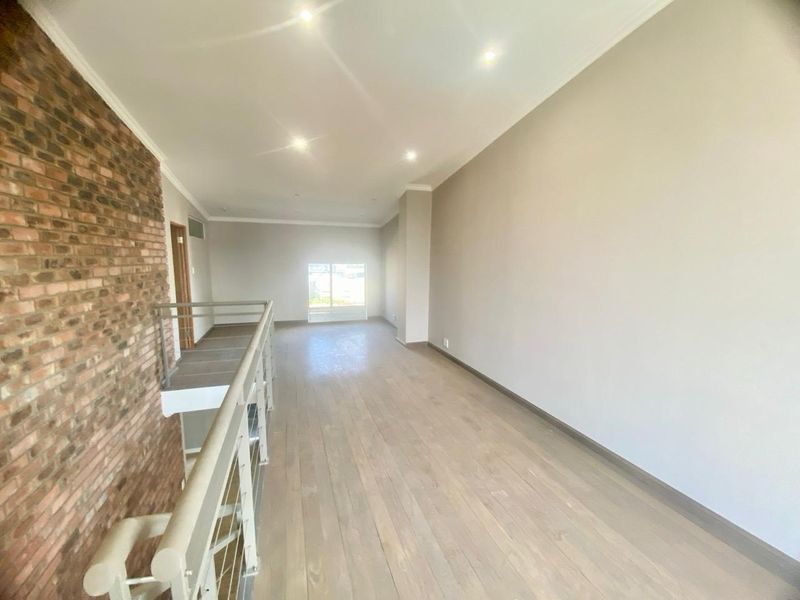 3 Bed Penthouse in Morningside to Let - Photo 7
