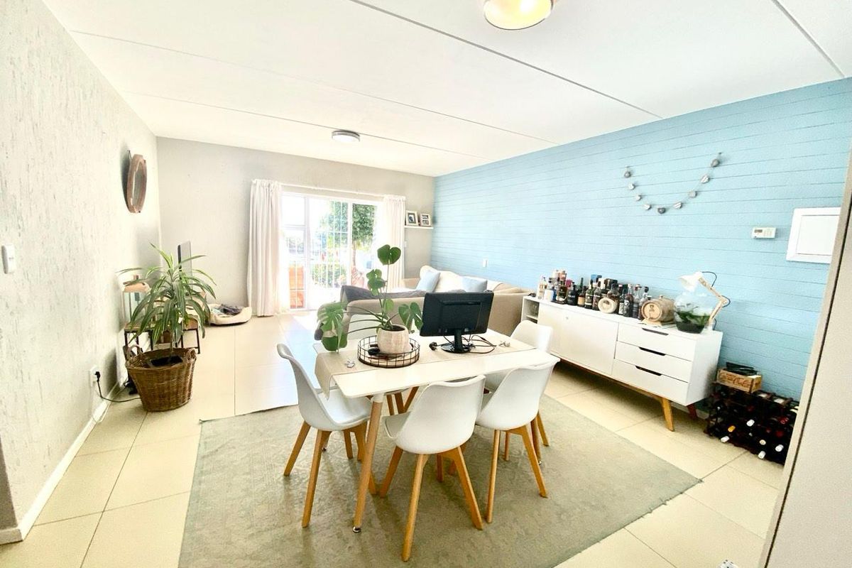 3 Bed Apartment in Paulshof - Photo 3