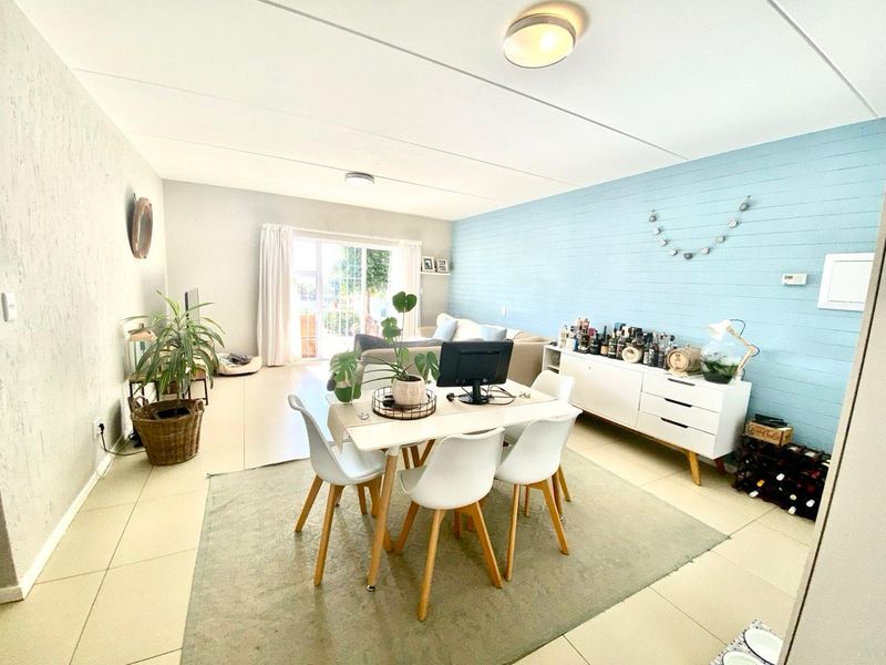 3 Bed Apartment in Paulshof - Photo 3