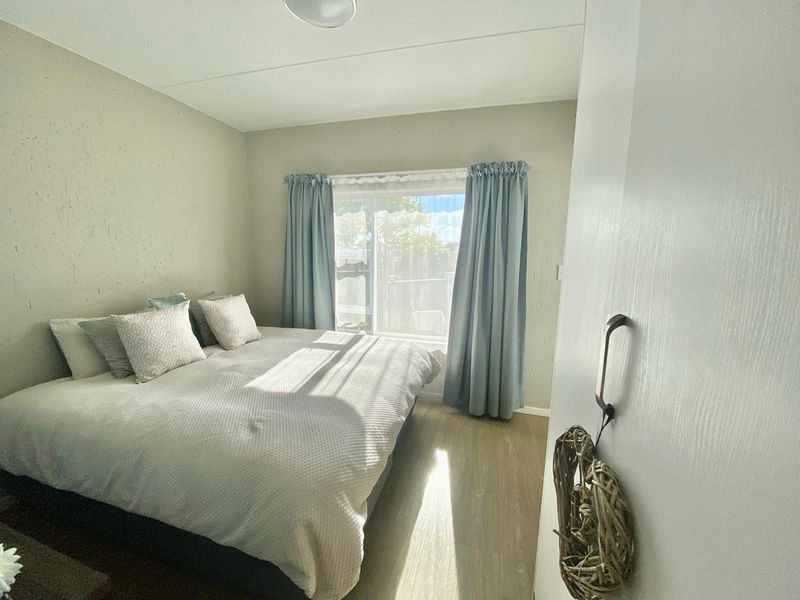 3 Bed Apartment in Paulshof - Photo 8