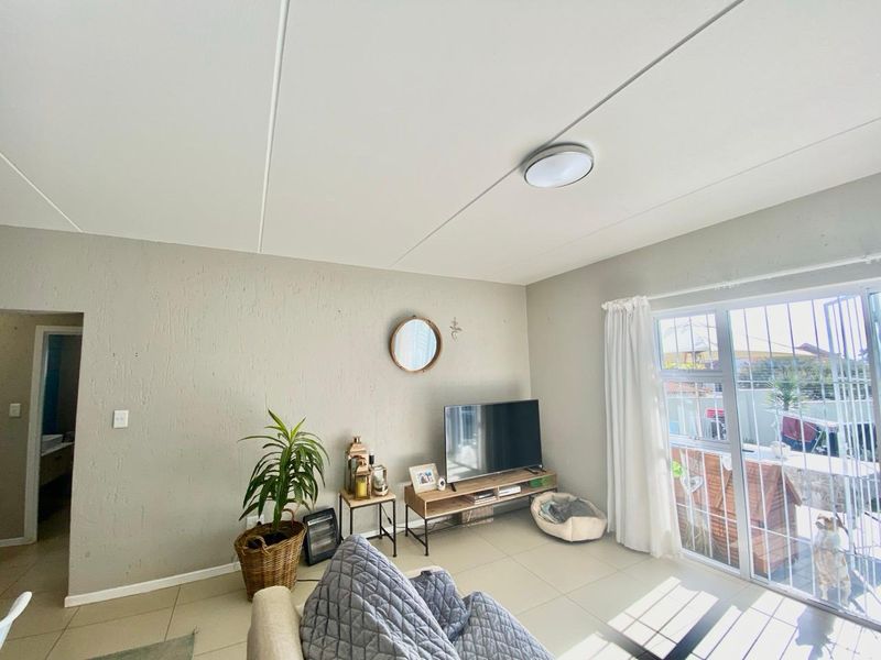 3 Bed Apartment in Paulshof - Photo 7