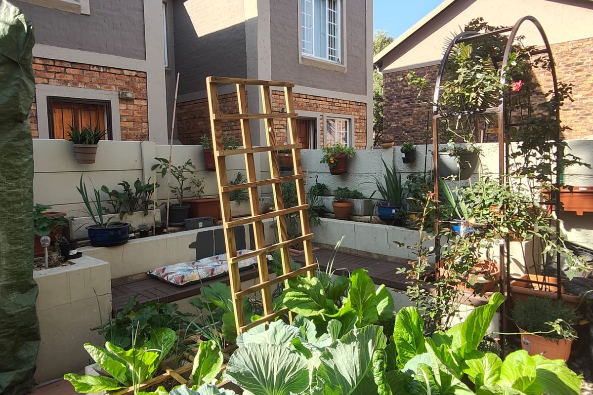 Charming 2 Bed Townhouse in North-riding... - Photo 4