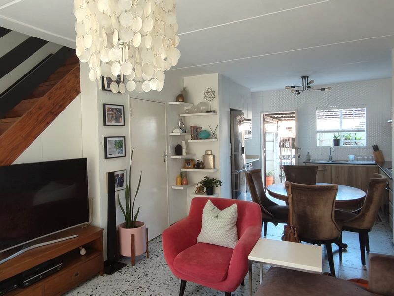 Charming 2 Bed Townhouse in North-riding... - Photo 8