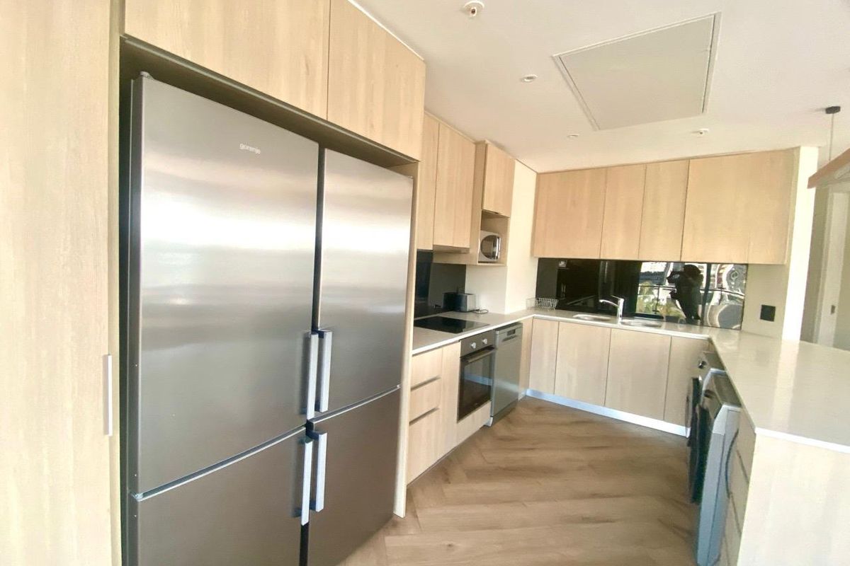 3 Bed 3 Bath Apartment in Sandton - Photo 5