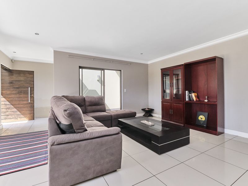 LUXURY LIVING AT ITS FINEST - Photo 3