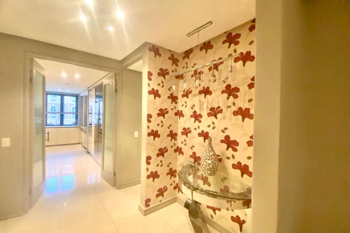 2 Bed Apartment in Morningside for sale - Photo 5