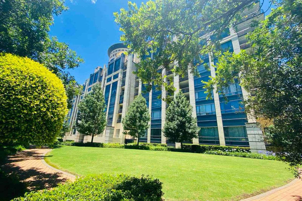 2 Bed Apartment in Morningside for sale - Photo 2