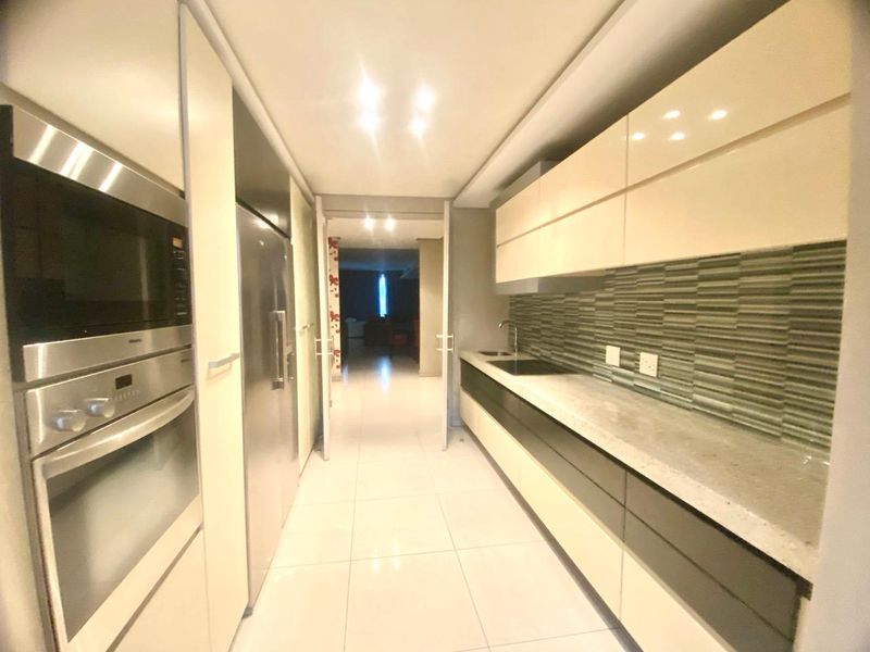 2 Bed Apartment in Morningside for sale - Photo 8