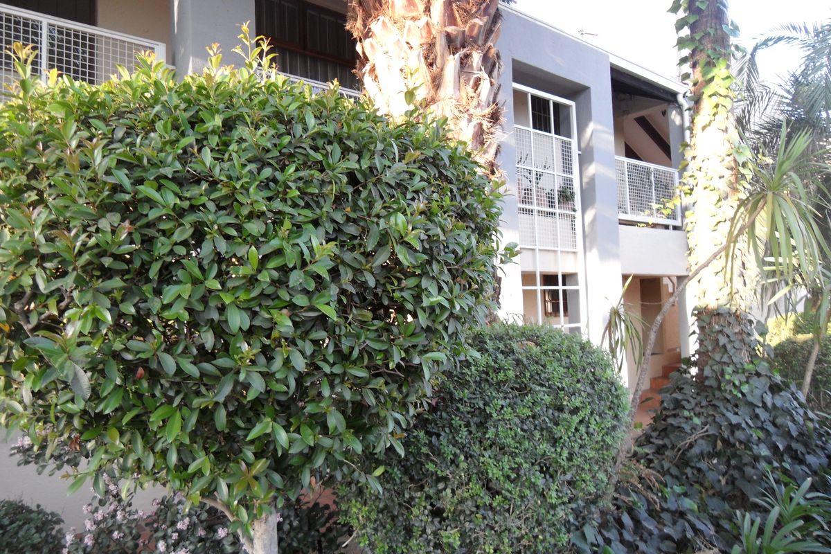 Ground Floor Townhouse For Sale - Photo 2