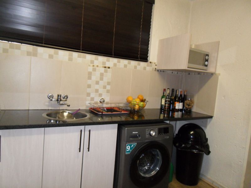 Ground Floor Townhouse For Sale - Photo 6