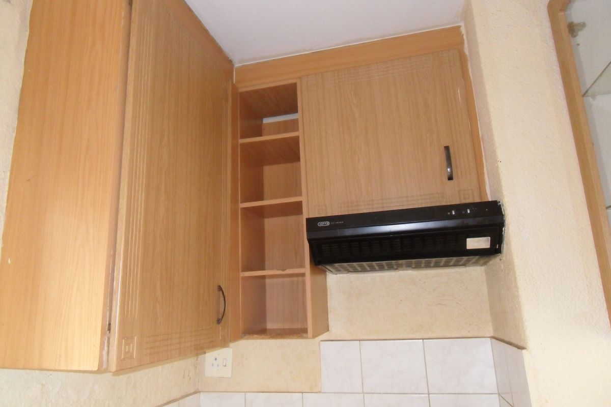 Townhouse For Sale - Photo 5