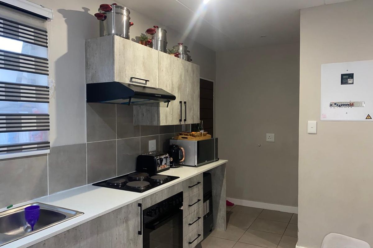 "Elevate Your Lifestyle with this Modern 2-Bedroom Apartment! - Photo 5