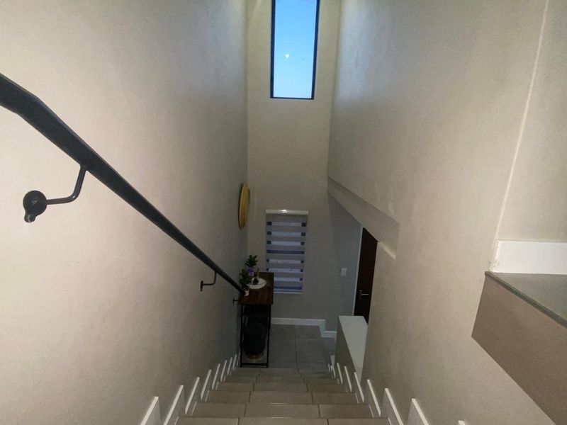 "Elevate Your Lifestyle with this Modern 2-Bedroom Apartment! - Photo 10