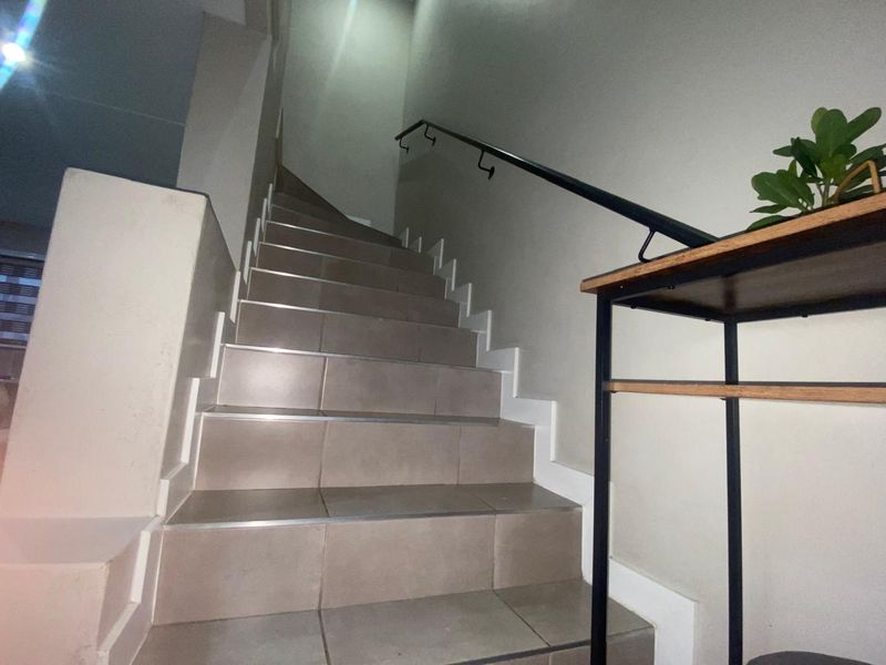 "Elevate Your Lifestyle with this Modern 2-Bedroom Apartment! - Photo 8