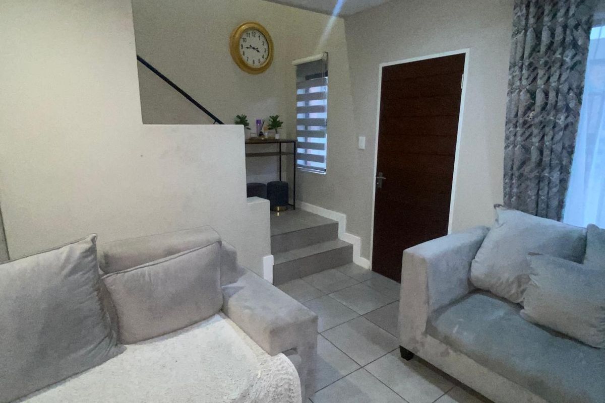 "Elevate Your Lifestyle with this Modern 2-Bedroom Apartment! - Photo 2