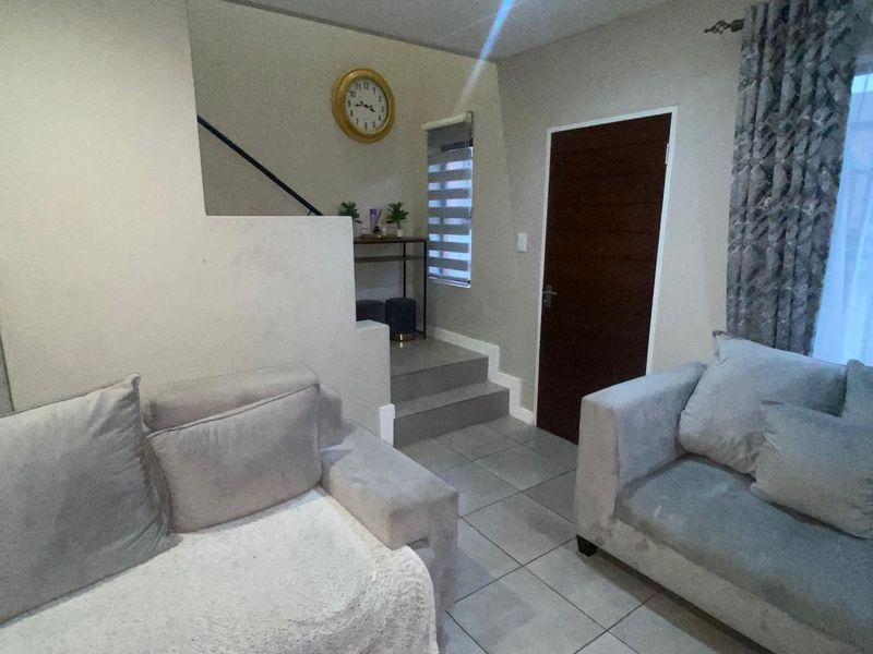 "Elevate Your Lifestyle with this Modern 2-Bedroom Apartment! - Photo 2