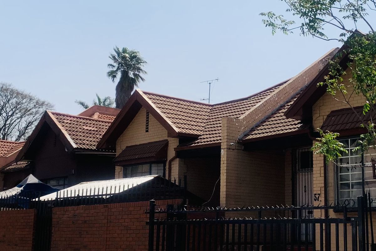 House For Sale In Johannesburg - Photo 2