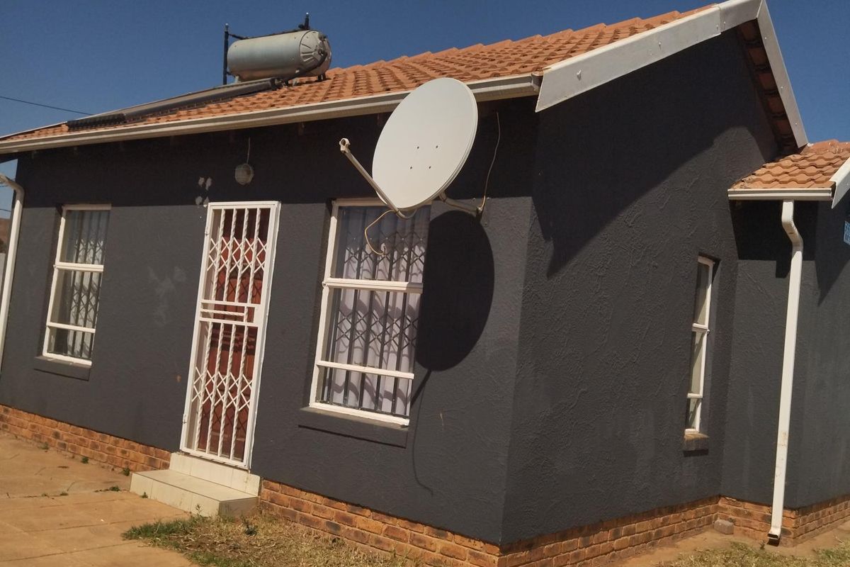 2 Bedrooms House in Lehae - Photo 3