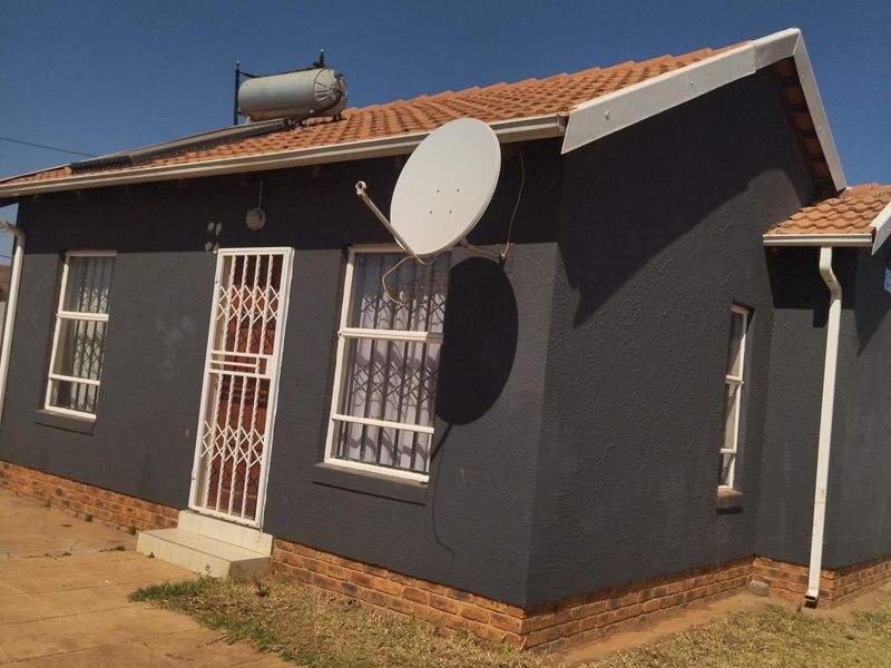 2 Bedrooms House in Lehae - Photo 3