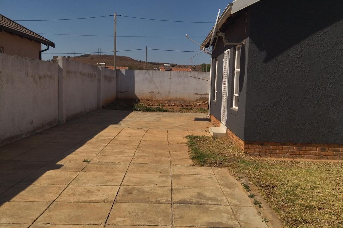 2 Bedrooms House in Lehae - Photo 4