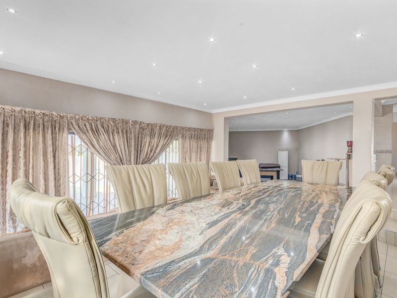 Freestanding Pending Sale In Sandton - Photo 3