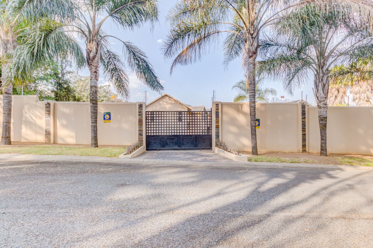 Freestanding Pending Sale In Sandton - Photo 2