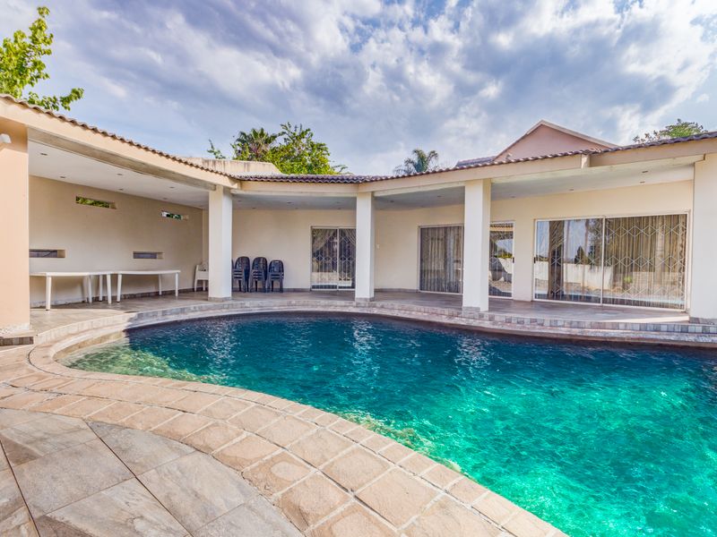 Freestanding Pending Sale In Sandton - Photo 1