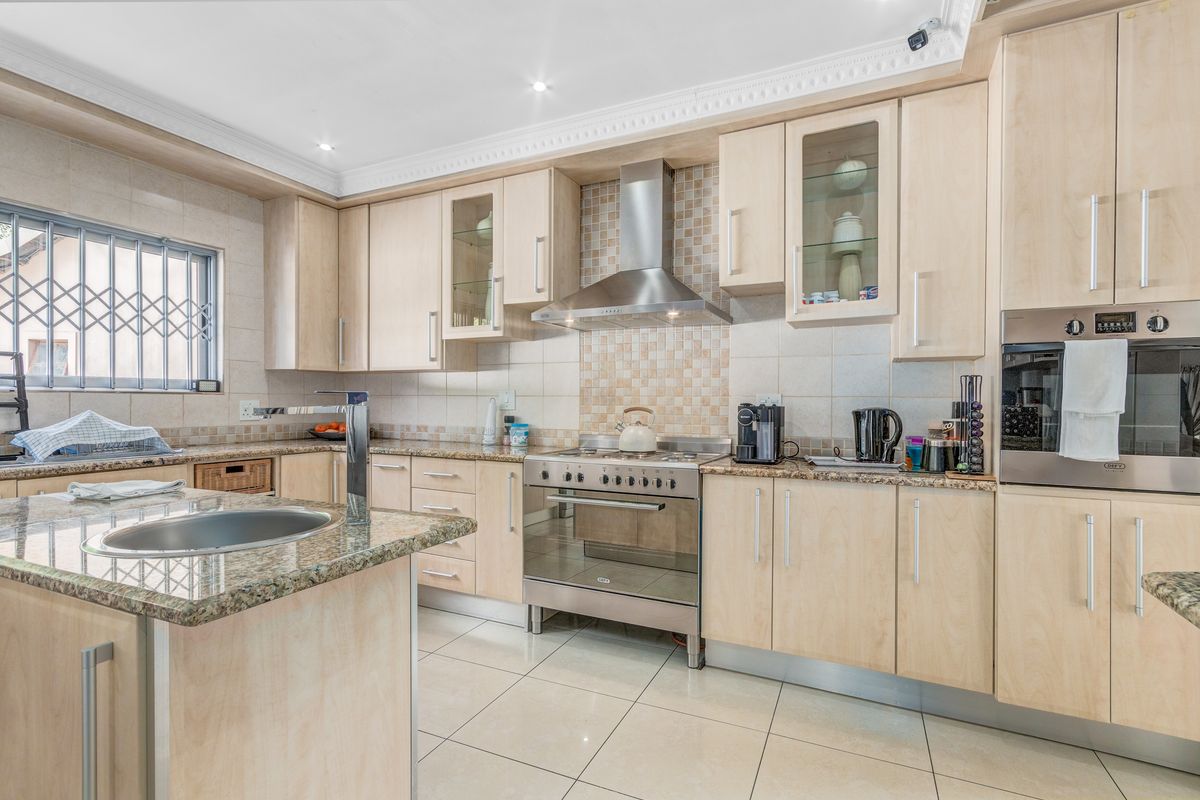 Freestanding Pending Sale In Sandton - Photo 5
