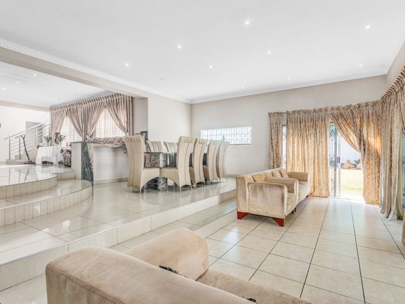 Freestanding Pending Sale In Sandton - Photo 7