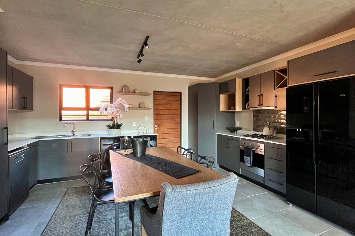 Apartment For Sale In Pretoria - Photo 4